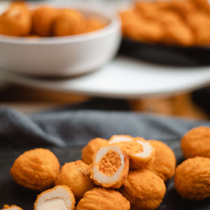 VALDOR Kolbászos-csípős sajtos minigolyó 500g