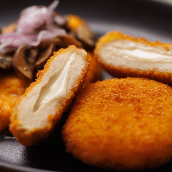 VALDOR Laktózmentes sajttal töltött csirkemell gluténmentes panírban